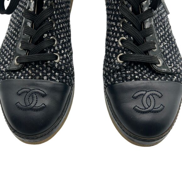 Chanel Black Tweed Leather Cap Toe CC Logo Lace Up Ankle Boots Size 37 - Picture 4 of 11
